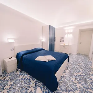amalfi-residenza-centrale.hotels-amalfi.com/